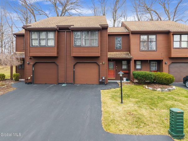 641 Top Ridge Drive, Albany, NY 12203