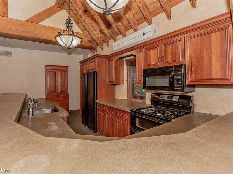 7020 S Woodland Road , Chagrin Falls, OH 44022 Photo 11