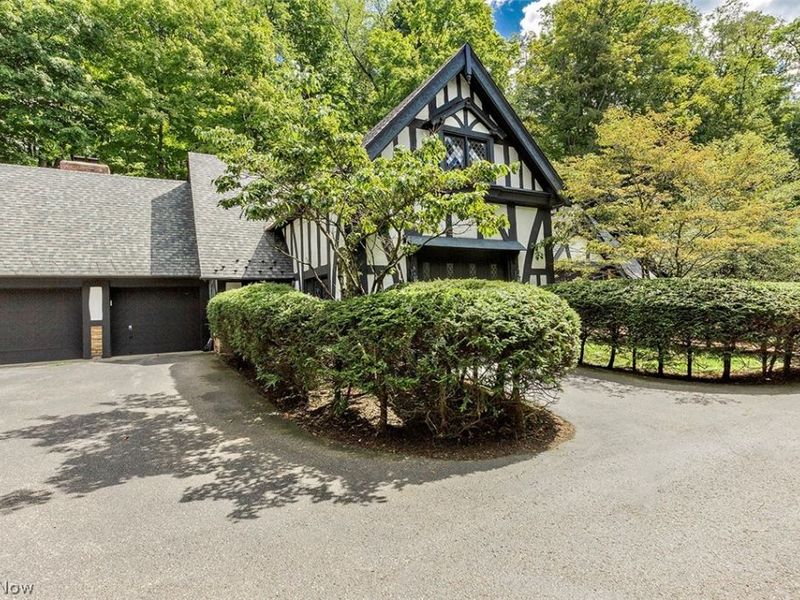 7020 S Woodland Road , Chagrin Falls, OH 44022 Photo 24