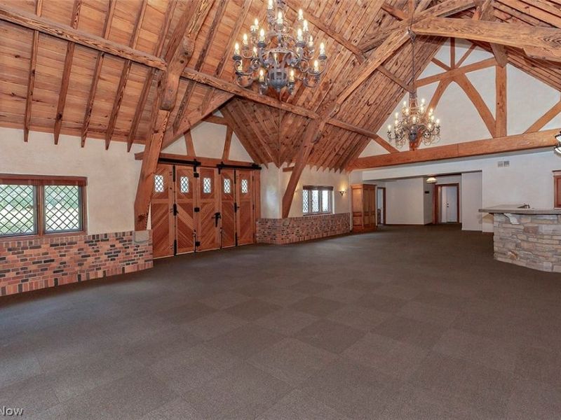 7020 S Woodland Road , Chagrin Falls, OH 44022 Photo 5