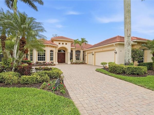 7480 Treeline DR, NAPLES, FL 34119