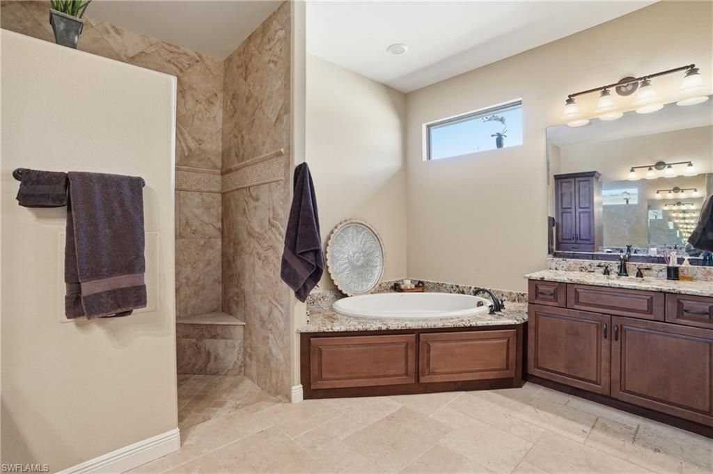 2217 SE 19th Ave, Cape Coral, FL 33990 Photo