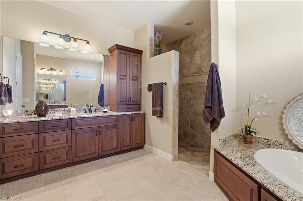 2217 SE 19th Ave, Cape Coral, FL 33990 Photo