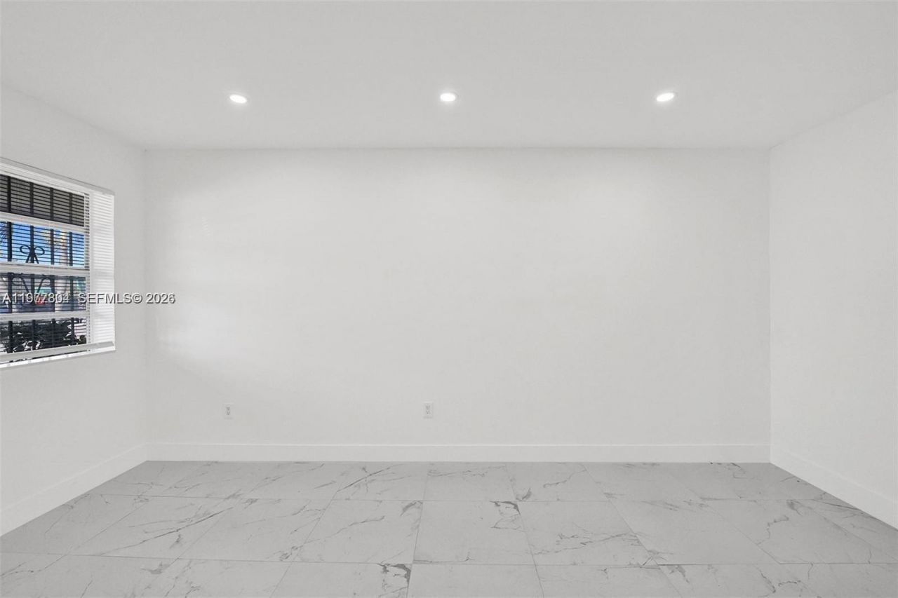 5807 SW 25th St , Unit 1-18, West Park, FL 33023 Photo