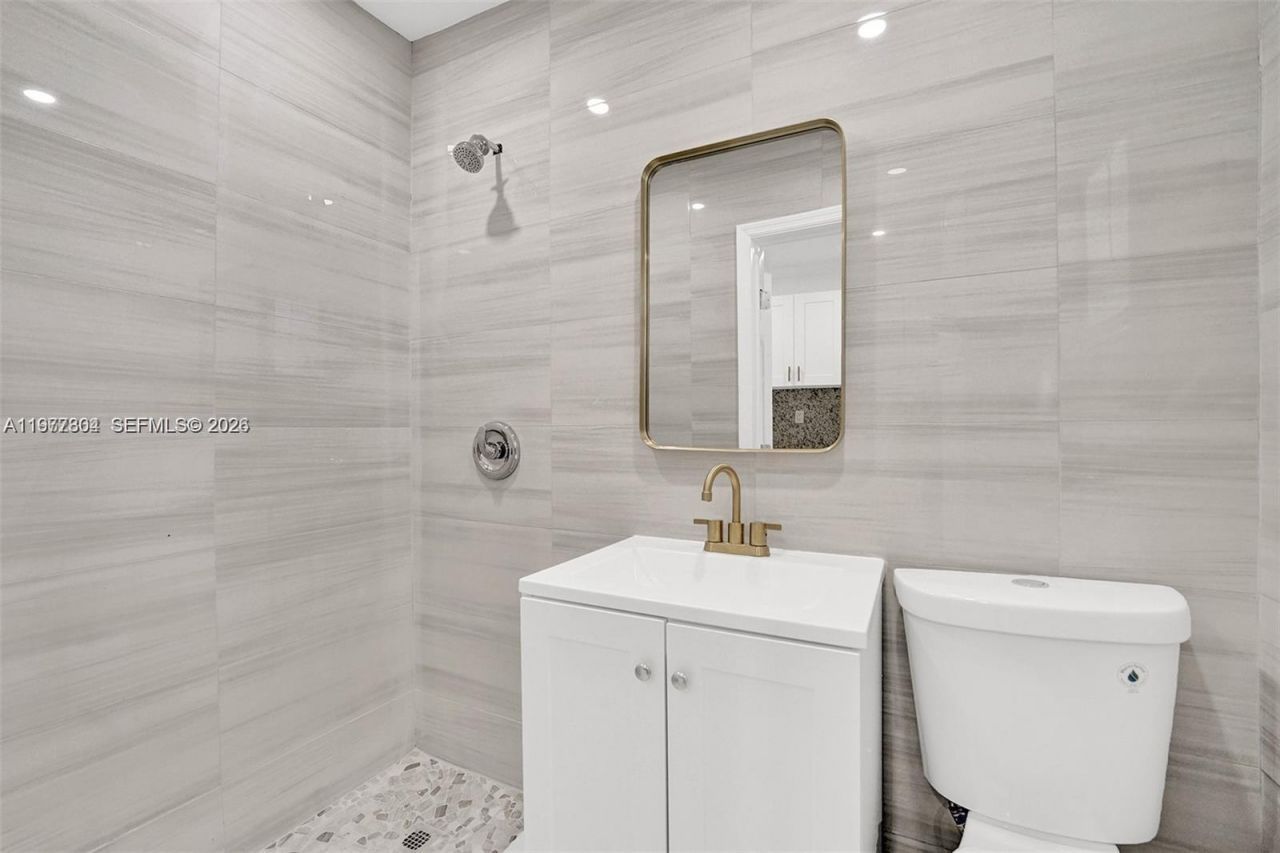 5807 SW 25th St , Unit 1-18, West Park, FL 33023 Photo