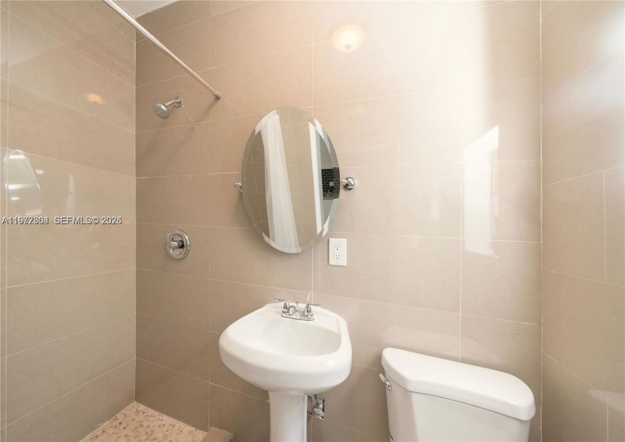 5807 SW 25th St , Unit 1-18, West Park, FL 33023 Photo