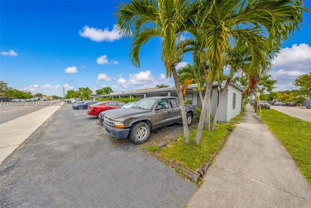 5807 SW 25th St , Unit 1-18, West Park, FL 33023 Photo