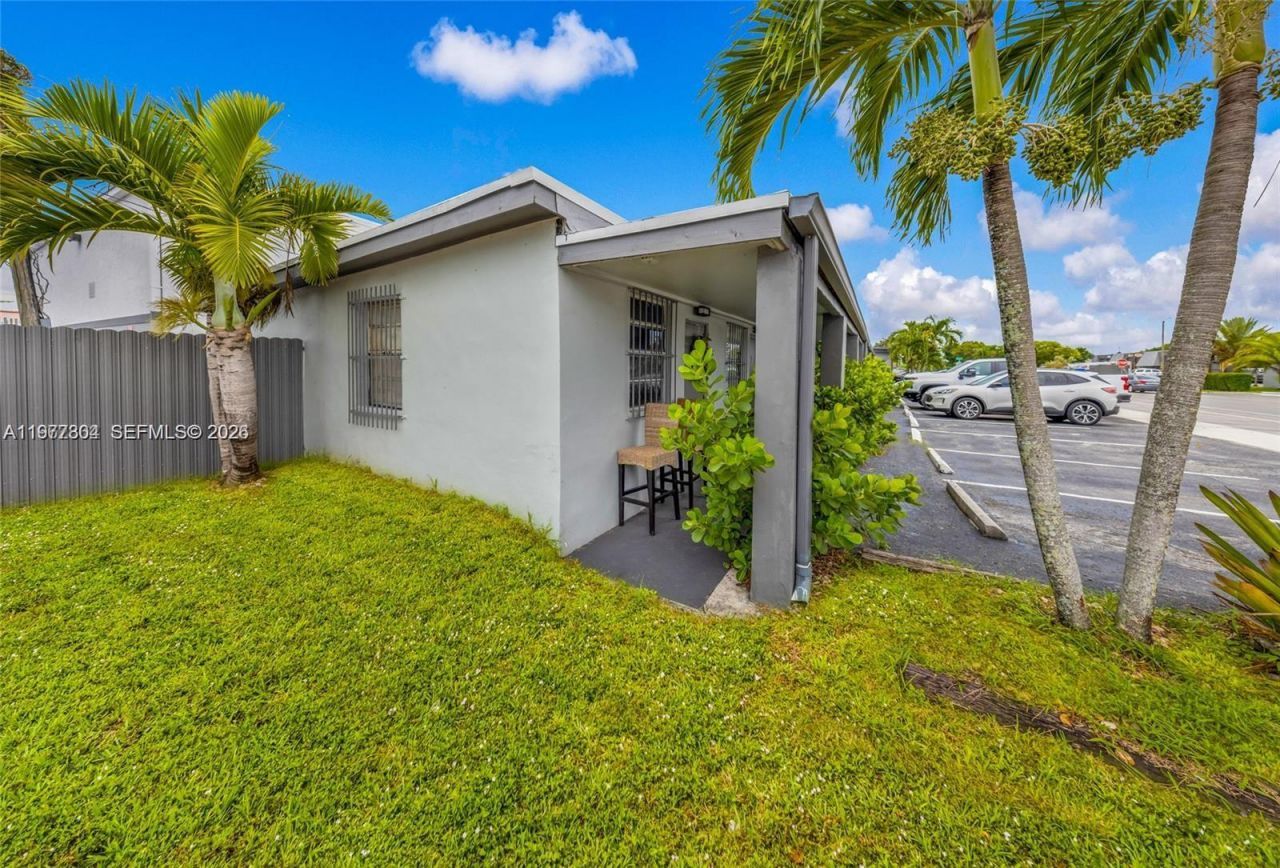 5807 SW 25th St , Unit 1-18, West Park, FL 33023 Photo