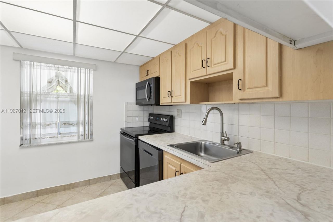 7887 Golf Circle Dr, Unit 203M, Margate, FL 33063 Photo