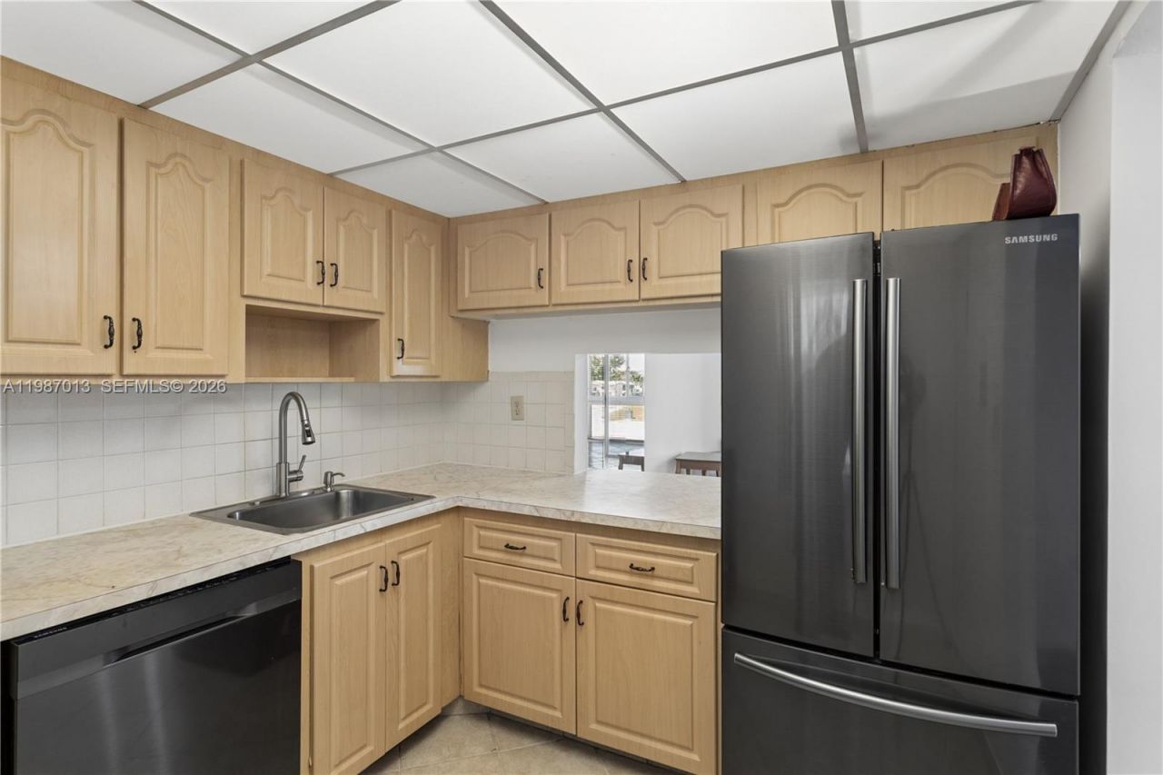 7887 Golf Circle Dr, Unit 203M, Margate, FL 33063 Photo