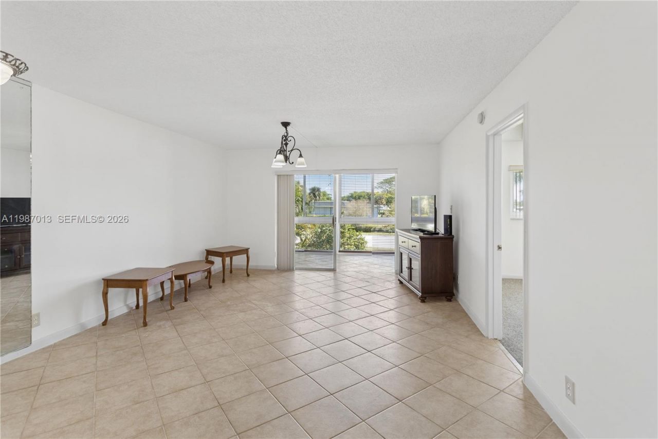 7887 Golf Circle Dr, Unit 203M, Margate, FL 33063 Photo