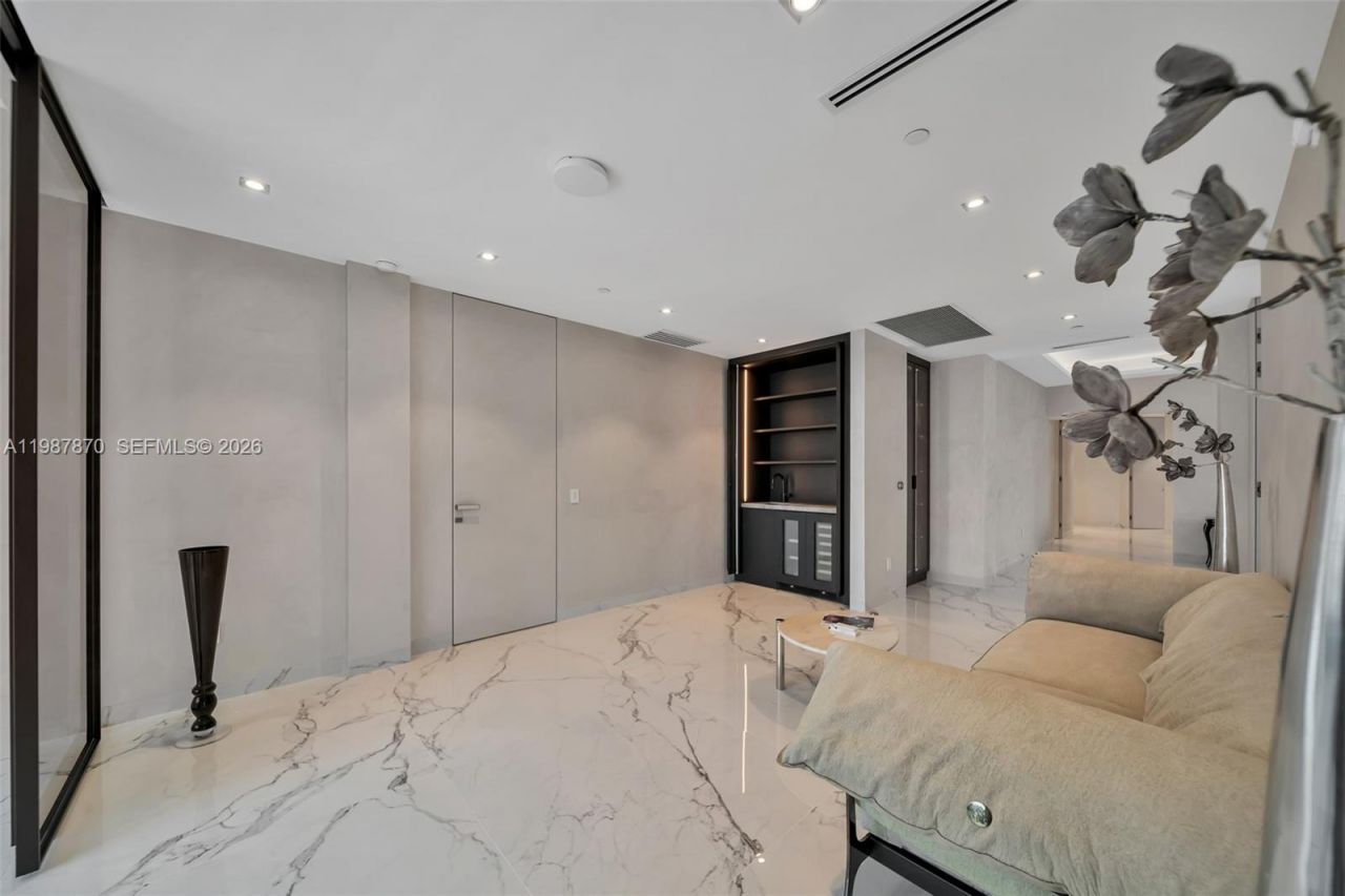 2711 S Ocean Dr , Unit 3905, Hollywood, FL 33019 Photo