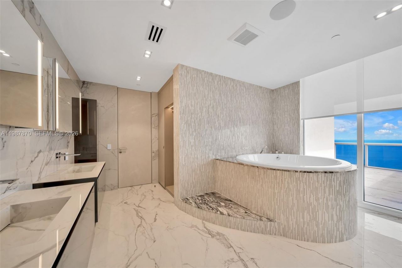 2711 S Ocean Dr , Unit 3905, Hollywood, FL 33019 Photo