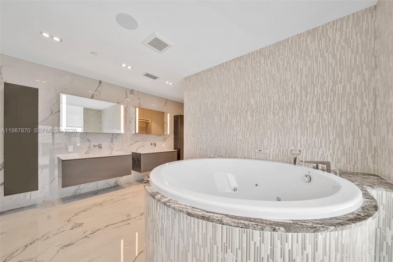 2711 S Ocean Dr , Unit 3905, Hollywood, FL 33019 Photo