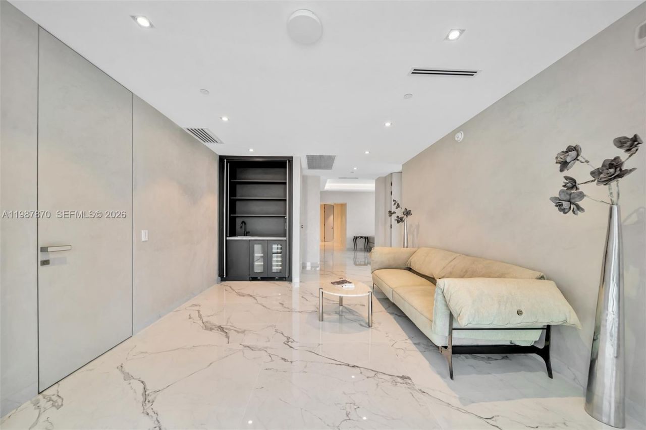 2711 S Ocean Dr , Unit 3905, Hollywood, FL 33019 Photo