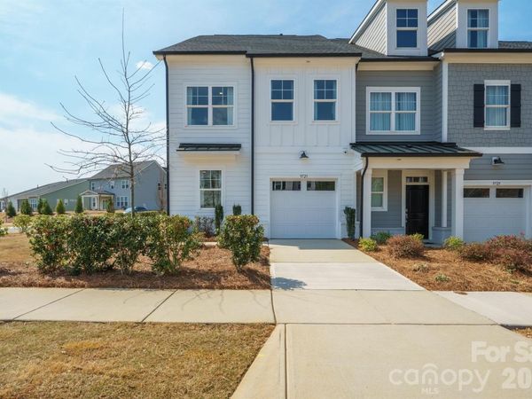 9721 Munsing Drive , Charlotte, NC 28269