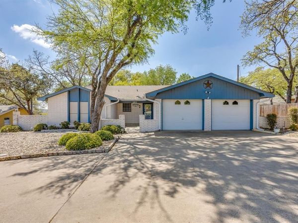 4031 Fairway Drive, De Cordova, TX 76049