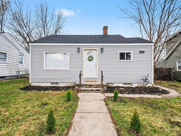 2105 S Taylor Street, South Bend, IN 46613