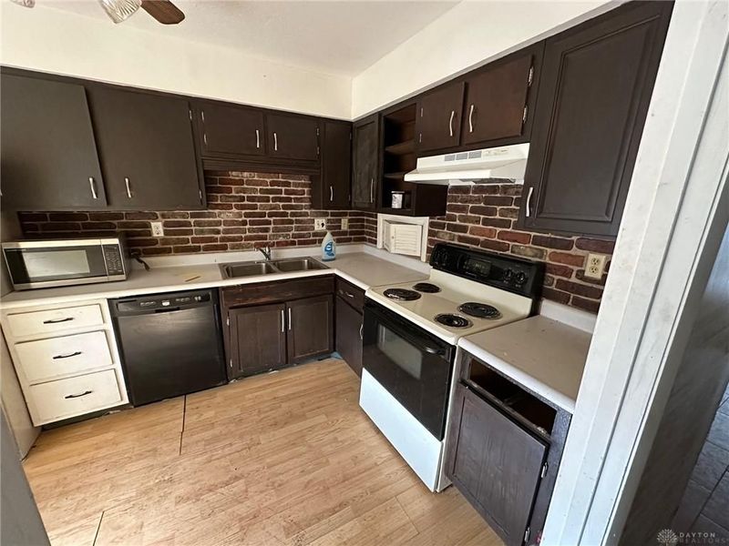 6496 Quintessa Court, Miami Township, OH 45449 Photo 4