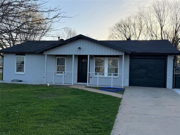 2511 4th Street , Rogers, AR 72756