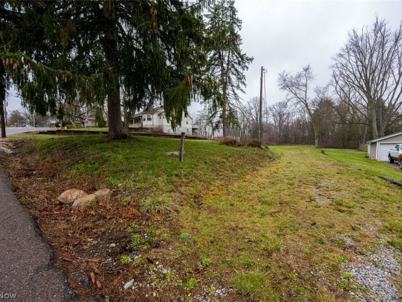 1713 Woods Road , Akron, OH 44306 Photo 2