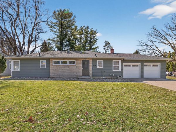 210 Ivanhoe Road, Waterloo, IA 50701