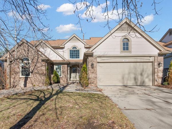 28849 Hearthstone Drive, Novi, MI 48377