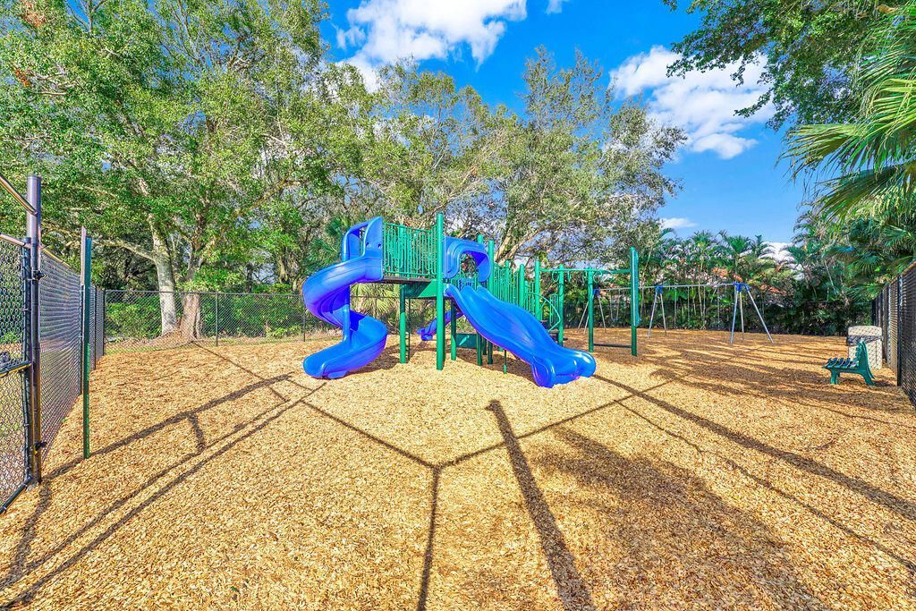 1883 Oak Berry Circle, Wellington, FL 33414 Photo