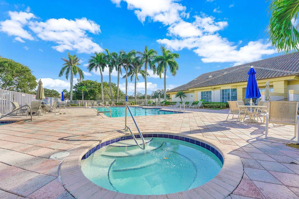 1883 Oak Berry Circle, Wellington, FL 33414 Photo