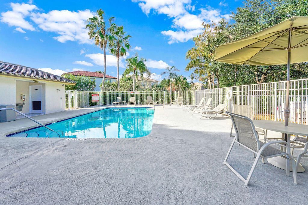 1883 Oak Berry Circle, Wellington, FL 33414 Photo