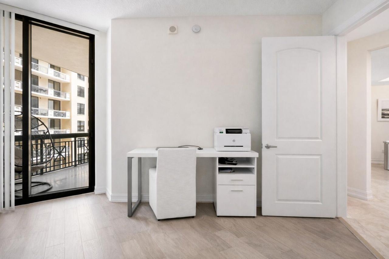 701 S Olive Avenue, Unit 1705, West Palm Beach, FL 33401 Photo