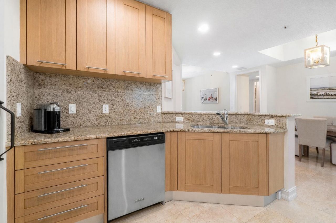 701 S Olive Avenue, Unit 1705, West Palm Beach, FL 33401 Photo