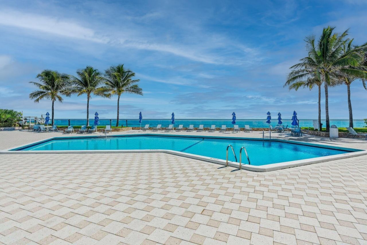 5200 N Ocean Drive, Unit 1401, Singer Island, FL 33404 Photo