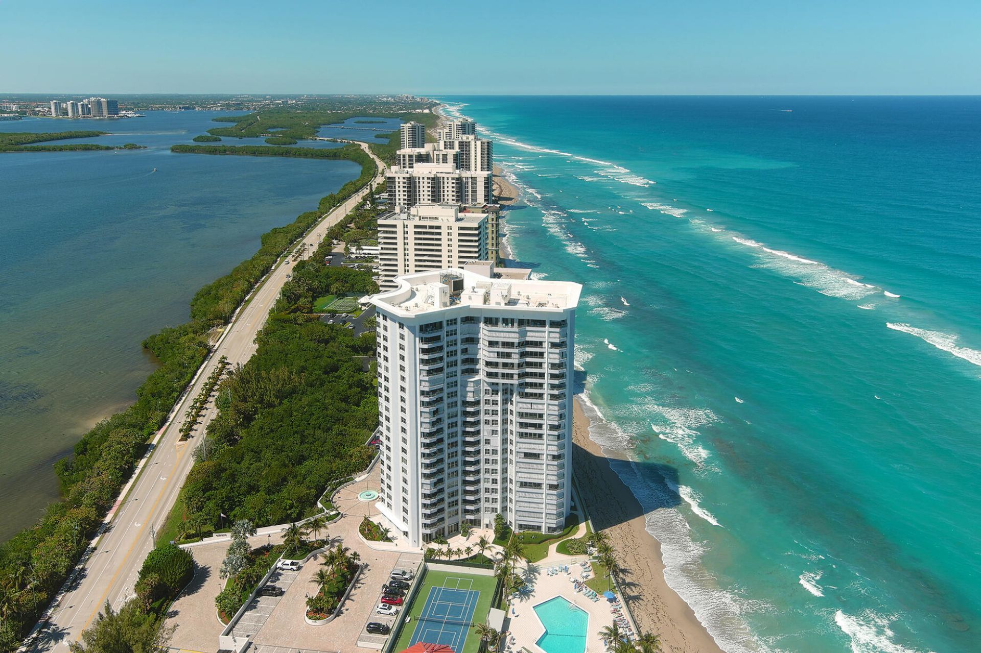 5200 N Ocean Drive, Unit 1401, Singer Island, FL 33404 Photo