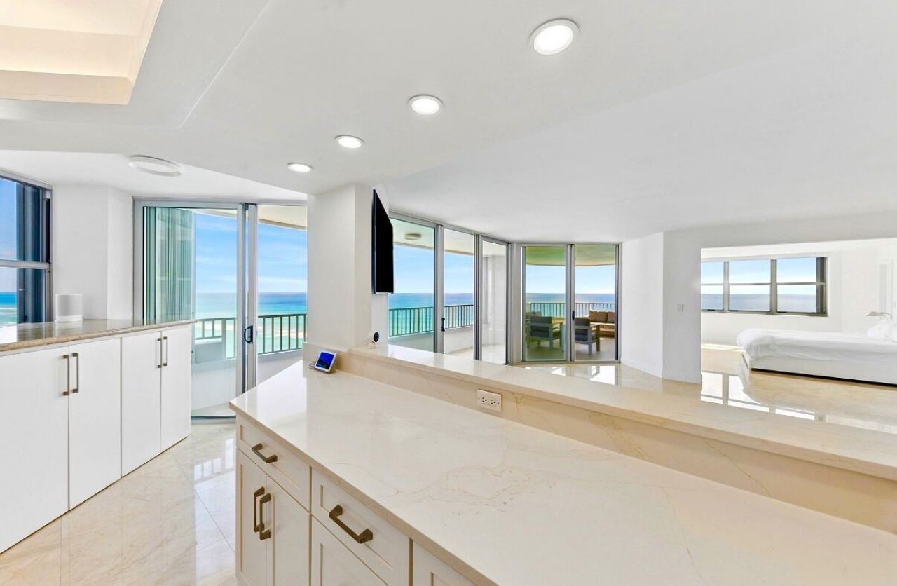 5200 N Ocean Drive, Unit 1401, Singer Island, FL 33404 Photo