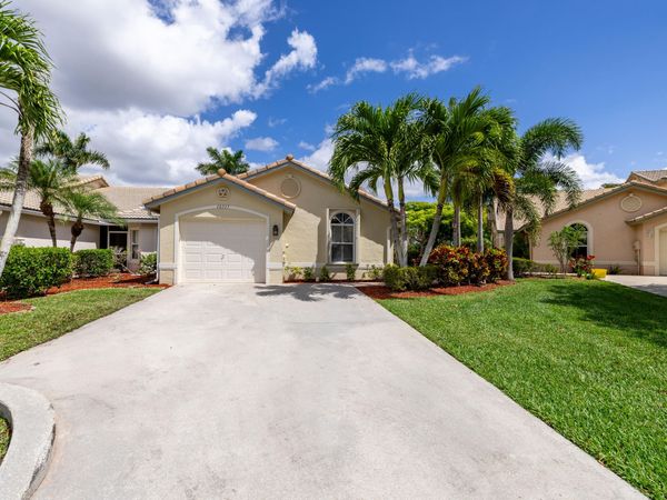 10517 Pelican Drive, Wellington, FL 33414