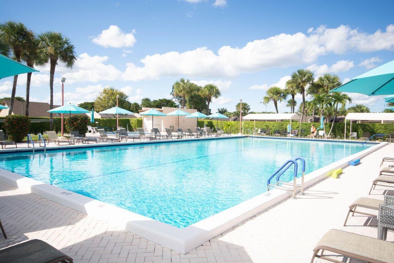 160 Lake Gloria Drive, Unit 160, West Palm Beach, FL 33411 Photo