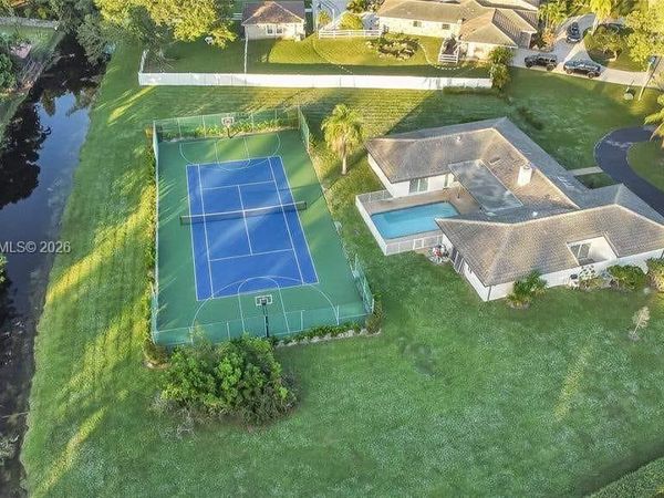 4010 NW 99th Ave , Coral Springs, FL 33065