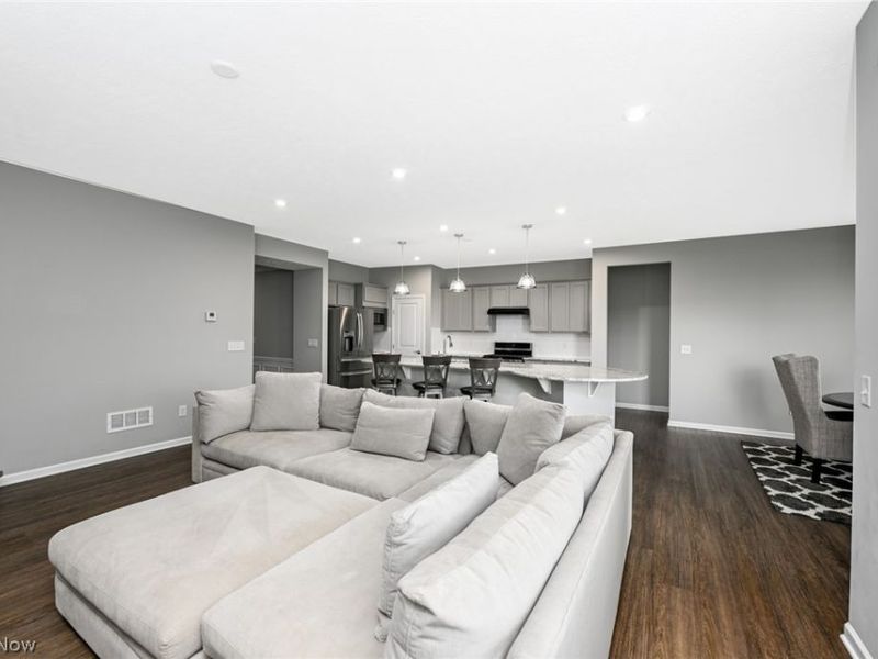 1662 Cobham Lane, Wadsworth, OH 44281 Photo 12