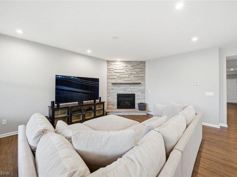 1662 Cobham Lane, Wadsworth, OH 44281 Photo 4