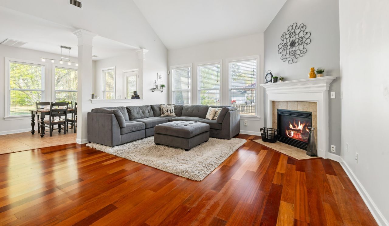 102 Plank Court Photo 10