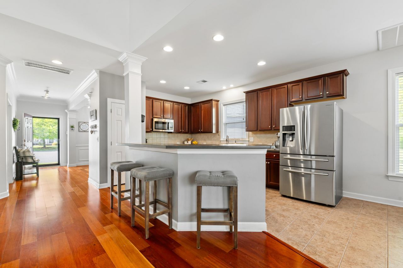 102 Plank Court Photo 12