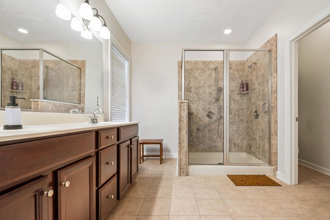 102 Plank Court Photo 21