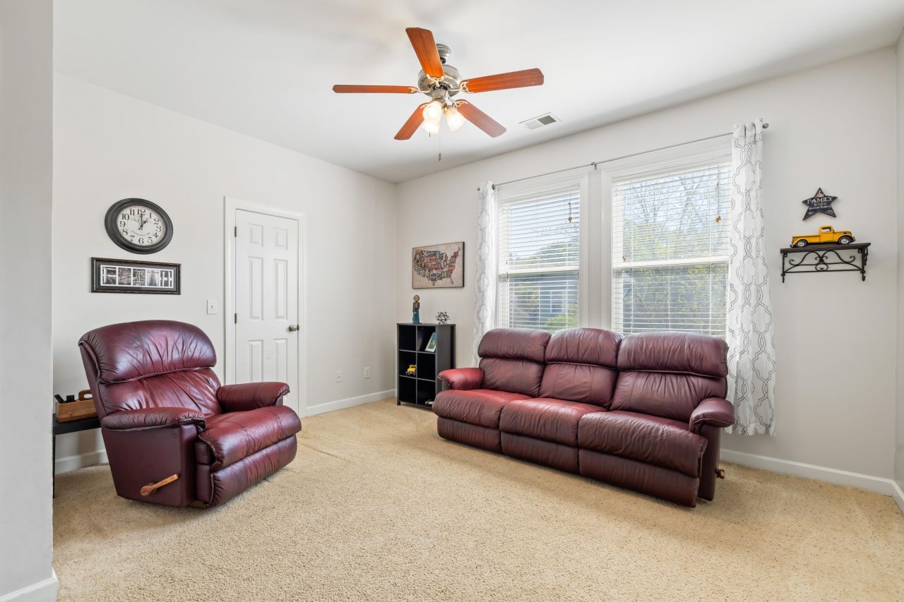 102 Plank Court Photo 23