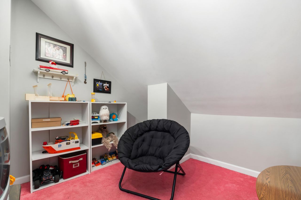 102 Plank Court Photo 28