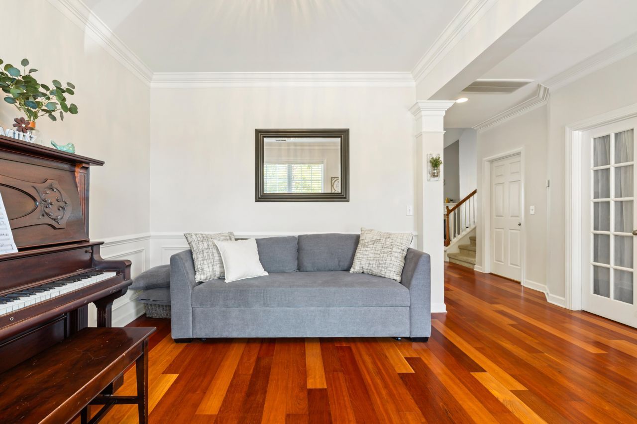 102 Plank Court Photo 9