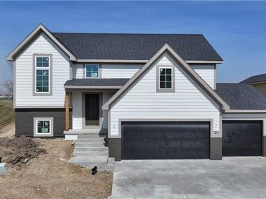 6410 NW 98th Street, Kansas City, MO 64153