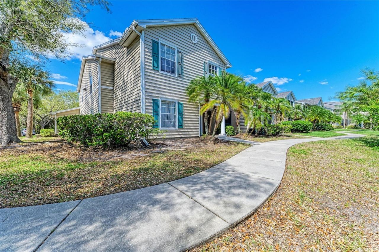 8911 Manor Loop, Unit 207, Lakewood Ranch, FL 34202 Photo