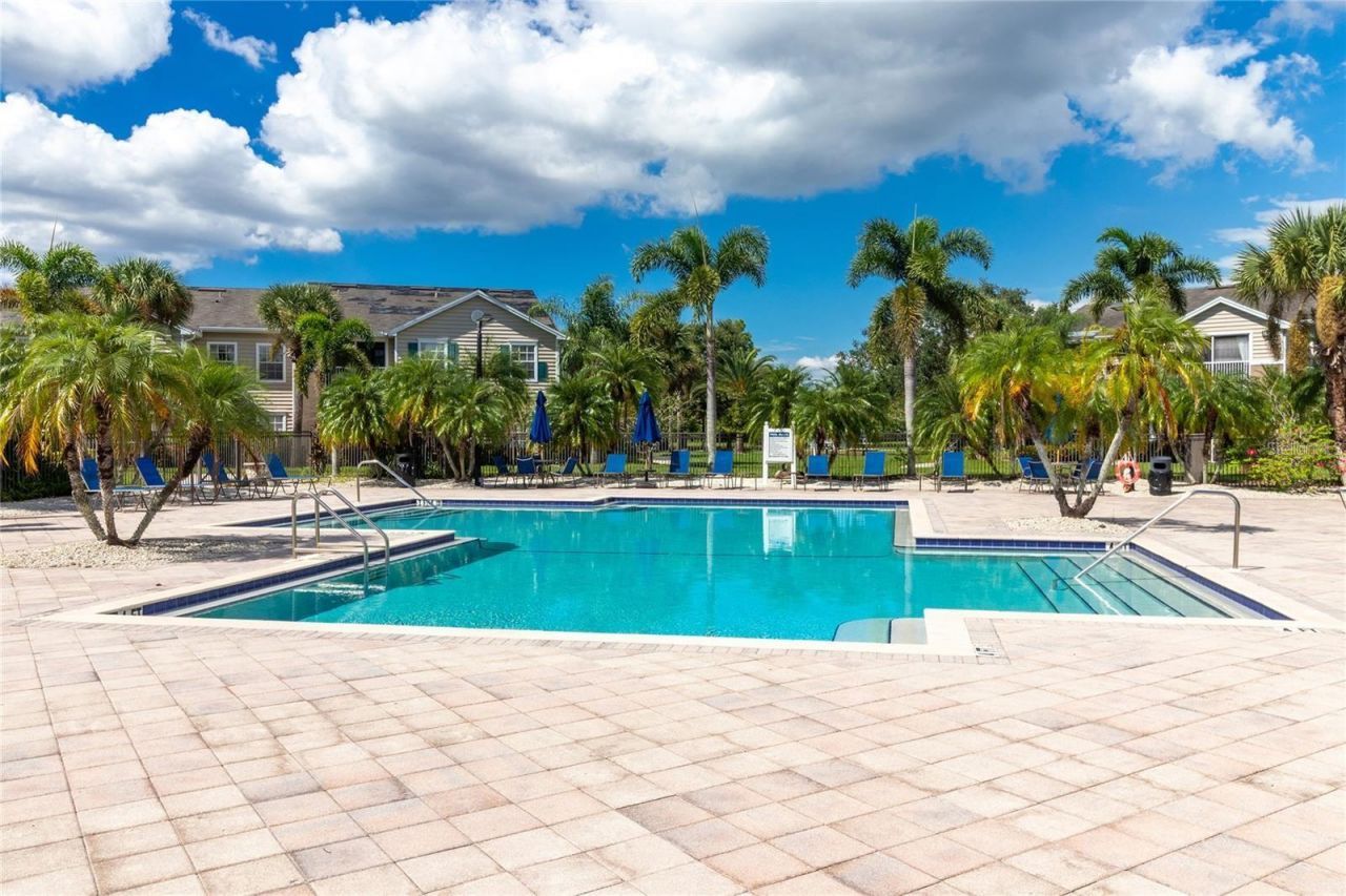 8911 Manor Loop, Unit 207, Lakewood Ranch, FL 34202 Photo