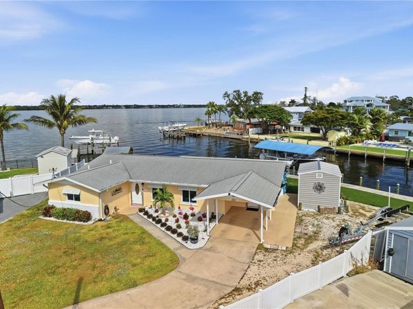 211 21ST STREET NE, BRADENTON, FL 34208